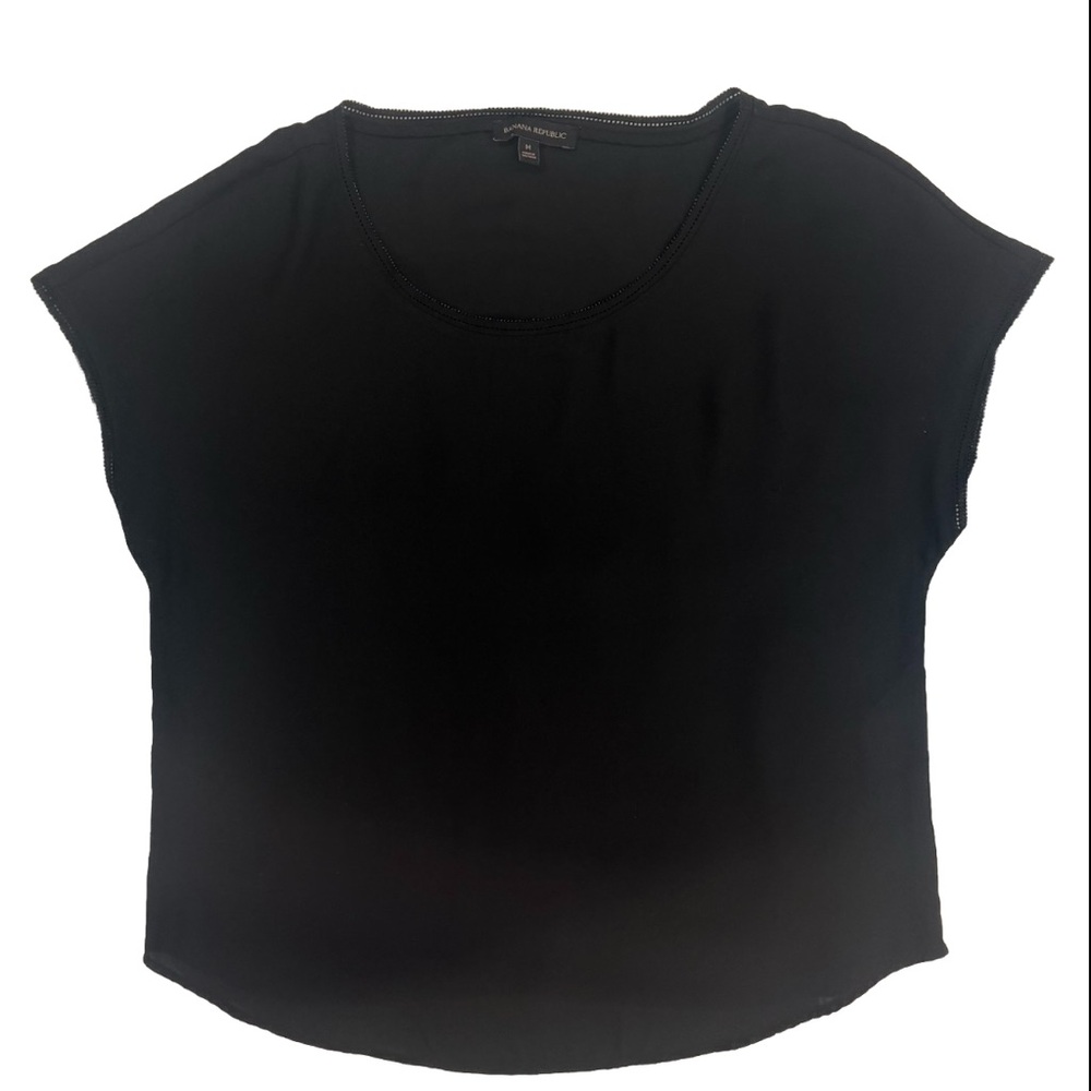 Woman’s Banana Republic Black Blouse. Size M. Great Condition.